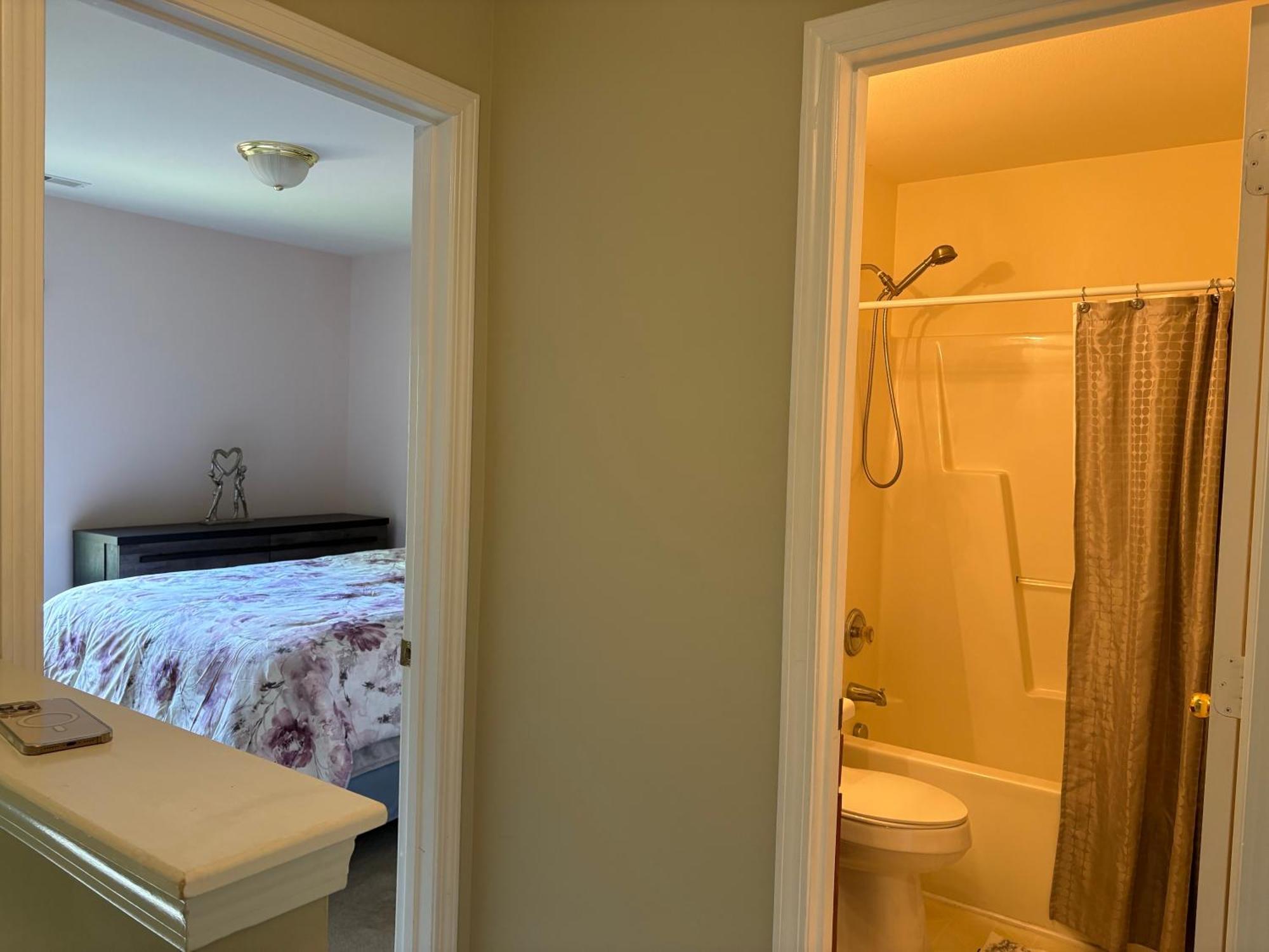 Private Bed And Bath In Charlotte Apartment Ngoại thất bức ảnh